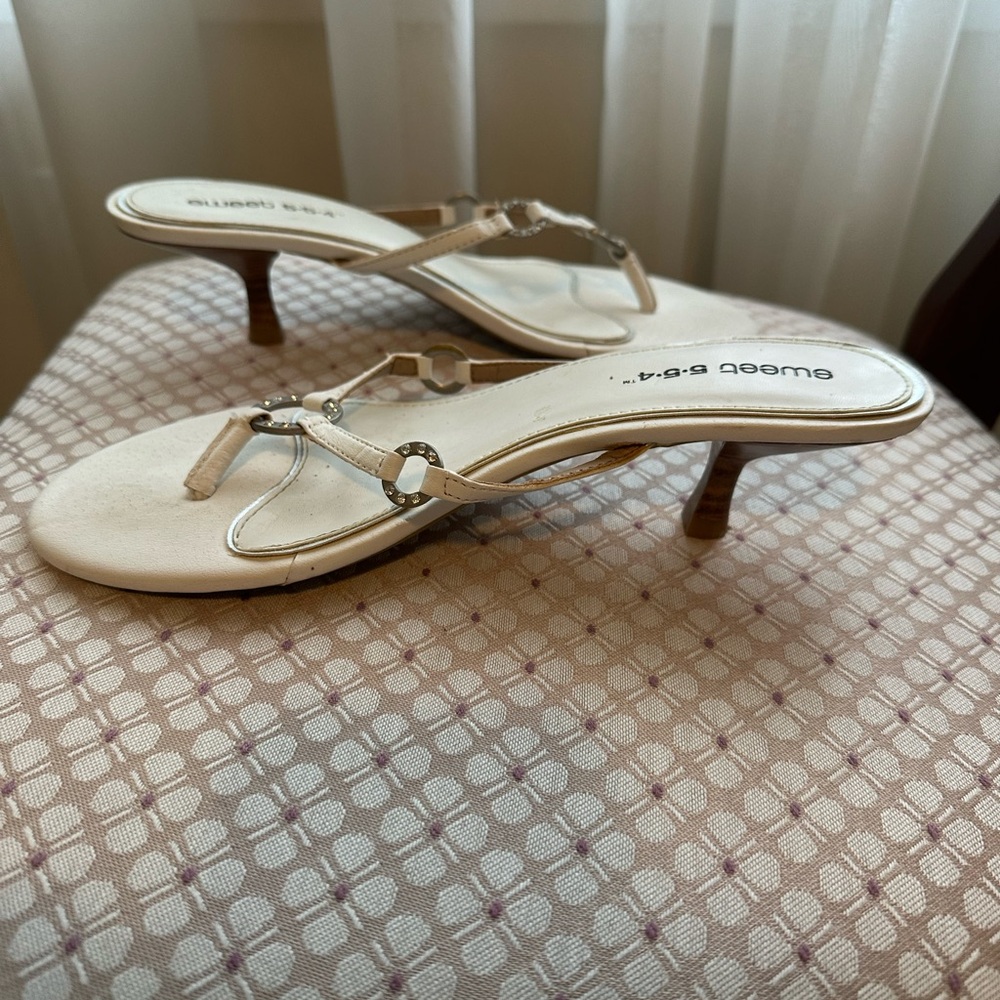 Elegant Cream Women's Sandals